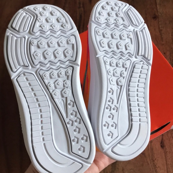 New Nike Shoes **LAST PAIR!** - Picture 4 of 6